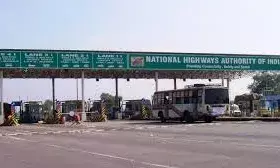 1 अप्रैल से बदल जाएंगे नियम: नेशनल हाईवे के टोल प्लाजा पर बंद होगा नकद लेनदेन, अब केवल डिजिटल भुगतान
