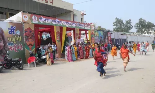 अमृता हाट मेले में विदेशी पर्यटकों ने लगाए ठुमके, 8.48 लाख की बिक्री