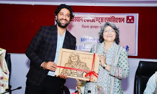 ’कोष एवं लेखा निदेशक संध्या शर्मा का उदयपुर आगमन पर स्वागत