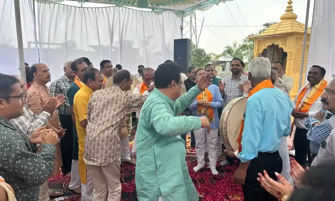 सांवरिया सेठ के दरबार में उमड़ा आस्था का सैलाब: नौगांवा में छप्पन भोग के साथ फाग की मची धूम