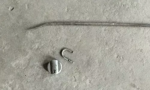 खामोर म एकबार फिर दिनदहाड़े चोरी, ताला तोड़कर चांदी के कुच्या व नकदी ले उड़े चोर।