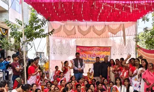 पटेल नगर विस्तार में फाग महोत्सव की धूम, भक्ति और रंगों में सराबोर हुई महिलाएं