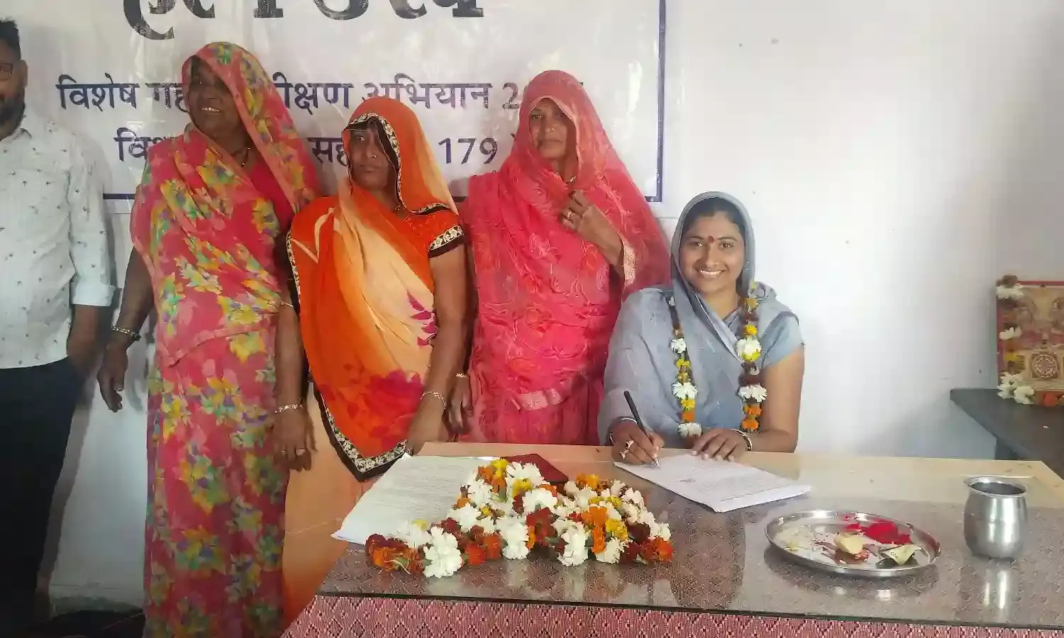 ग्राम पंचायत नारायण खेड़ा में दुर्गा देवी जाट ने पुनः संभाला प्रशासक का कार्यभार