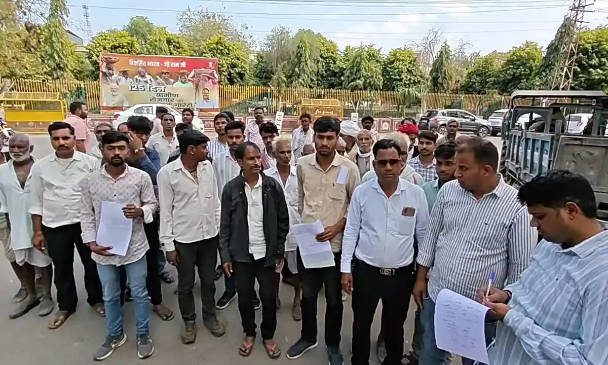 चारागाह भूमि पर जरायम पेशा जाति का कब्जा, अवैध शराब और अश्लील हरकतों से ग्रामीण त्रस्त, कलेक्टर से गुहार