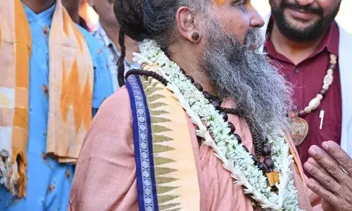 आध्यात्मिक संगम: स्वामी राजेंद्र दास महाराज का किया स्वागत आध्यात्मिक संगम: स्वामी राजेंद्र दास महाराज का किया स्वागत