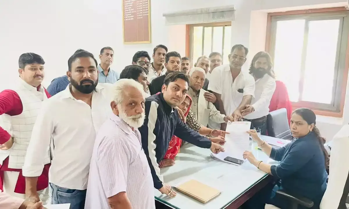 सेन समाज ने सौंपा ज्ञापन, दरिंदों को फांसी देने की मांग