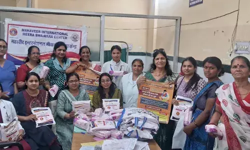 महावीर इंटरनेशनल मीरा ने एमजी अस्पताल में बांटे 50 बेबी किट और सेनेटरी पैड