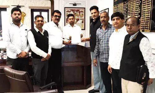 अतिक्रमण के खिलाफ भेदभाव न करे प्रशासन: जिला मजिस्ट्रेट को ज्ञापन सौंपकर निष्पक्ष कार्रवाई की मांग