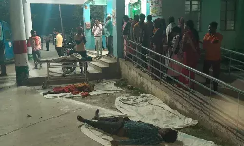 बिहार के भागलपुर में दर्दनाक हादसा: बस की टक्कर के बाद ट्रक ने मजदूरों को रौंदा, 6 की मौत बिहार के भागलपुर में दर्दनाक हादसा: बस की टक्कर के बाद ट्रक ने मजदूरों को रौंदा, 6 की मौत