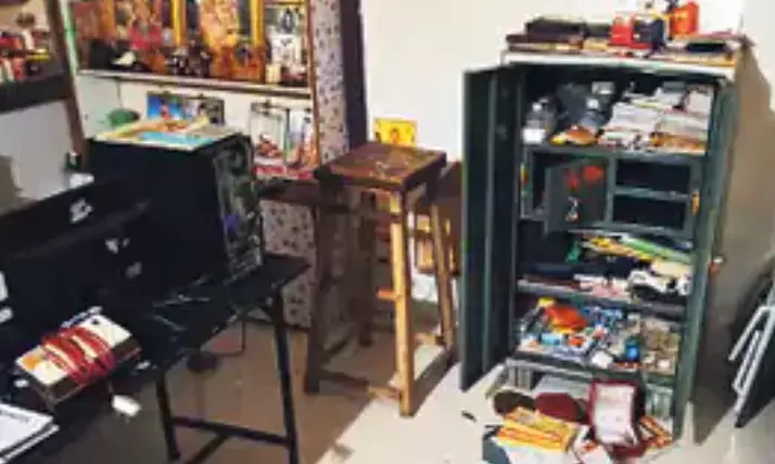 बापूनगर में सॉफ्टवेयर इंजीनियर के सूने मकान पर धावा, 3 घंटे तक कोहराम मचाकर 50 लाख के जेवर-नकदी पार