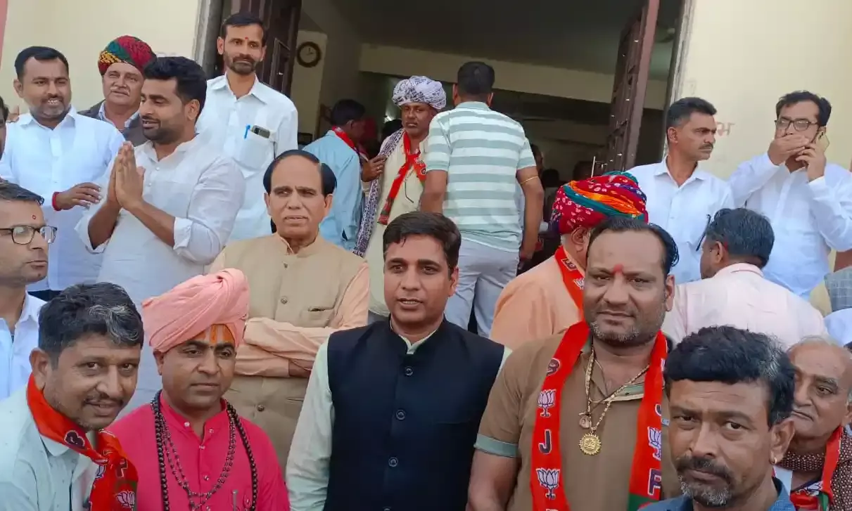 दूसरे दिन भी थमे रहे निजी बसों के पहिये: यात्रियों की बढ़ी मुश्किलें, बस मालिकों ने मुख्यमंत्री के नाम सौंपा ज्ञापन दूसरे दिन भी थमे रहे निजी बसों के पहिये: यात्रियों की बढ़ी मुश्किलें, बस मालिकों ने मुख्यमंत्री के नाम सौंपा ज्ञापन