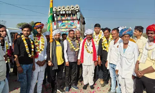 मालासेरी डूंगरी पदयात्रा का कोरनास चौराहे पर किया स्वागत