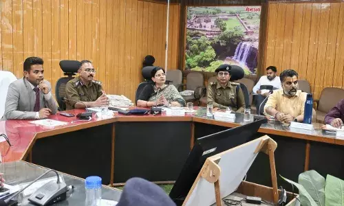 त्योहार शांतिपूर्ण एवं सौहार्दपूर्ण वातावरण में संपन्न कराए-जिला कलक्टर