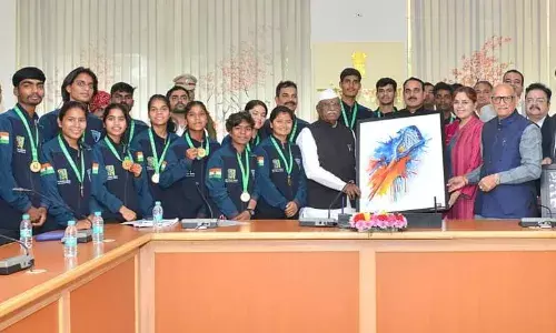 एशियन लैक्रोज गेम्स: जनजातीय अंचल के स्वर्ण पदक विजेताओं का जयपुर में शाही स्वागत, राज्यपाल और मुख्यमंत्री ने थपथपाई पीठ