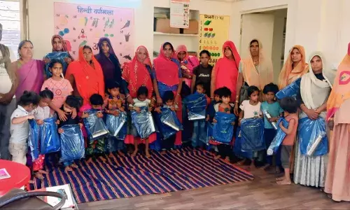 पीथास में नंद घर के बच्चों को वितरित किए स्कूल बैग व पानी की बोतलें