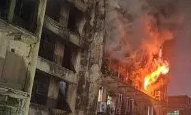 हैदराबाद के शॉपिंग कॉम्प्लेक्स में भीषण आग, दमकल की कई गाड़ियां मौके पर