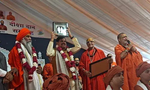 हरीशेवाधाम में दीक्षादान समारोह, मुख्यमंत्री डॉ. मोहन यादव का भव्य स्वागत