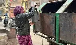 अब शहरों की तरह गांवों में भी घर-घर से उठेगा कचरा; पंचायती राज मंत्री दिलावर ने की बड़ी घोषणाएं अब शहरों की तरह गांवों में भी घर-घर से उठेगा कचरा; पंचायती राज मंत्री दिलावर ने की बड़ी घोषणाएं