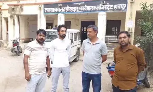 तहसीलदार के अवकाश पर जाने से अटके जाति व मूल निवास प्रमाण पत्र, आवेदक परेशान