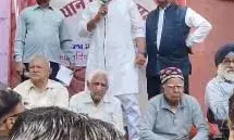 अजमेर कलेक्ट्री पर कर्मचारियों का हल्ला बोल: 25 सूत्रीय मांगों को लेकर संभाग स्तरीय धरना