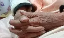 90 वर्षीय असहाय बुजुर्ग महिला से दुष्कर्म, आरोपी दीपक टंडन गिरफ्तार 90 वर्षीय असहाय बुजुर्ग महिला से दुष्कर्म, आरोपी दीपक टंडन गिरफ्तार