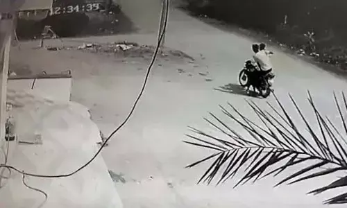 जगपुरा में दिनदहाड़े बाइक चोरी, सीसीटीवी में कैद हुई वारदात