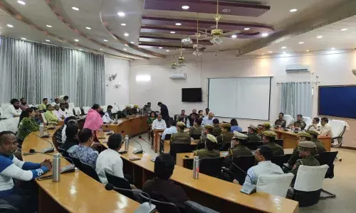 त्योहार खुशियों का अवसर, आपसी सामंजस्य एवं जिम्मेदारी के साथ मनाएं -   कलेक्टर मेहता