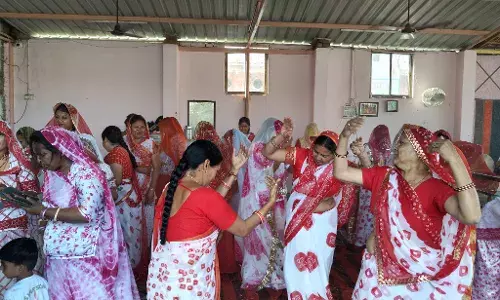 भक्ति के रंग:   सगस जी महाराज मंदिर में महिला मंडल ने धूमधाम से मनाया फागोत्सव