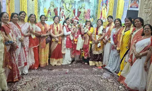 गांधीनगर गणेश मंदिर में फाग उत्सव की धूम, भजनों पर झूमीं महिलाएं