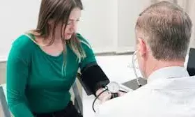 हेल्थ टिप्स: 40 की उम्र के बाद सुबह शरीर में जकड़न? कहीं यह किसी गंभीर बीमारी का इशारा तो नहीं!