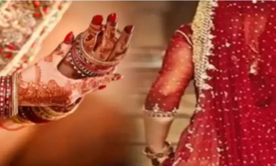 सुहागरात पर बोली में किसी ओर की हूँ ओर पति पर चाकू से हमला कर जेवर और नकदी लेकर फरार