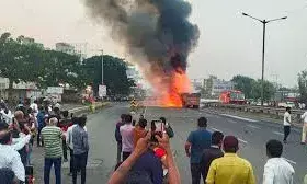 नेवटा पुलिया पर भीषण सड़क हादसा, खड़े ट्रक में पीछे से घुसा दूसरा ट्रक; केबिन में फंसा रहा ड्राइवर