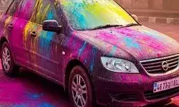 होली की मस्ती में न हो जाए कार का रंग फीका: दाग-धब्बों से अपनी गाड़ी को बचाने के लिए अपनाएं ये 5 आसान टिप्स