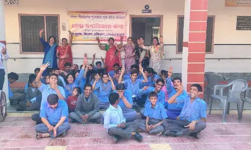 बौद्धिक दिव्यांग बालकों ने मनाई होली