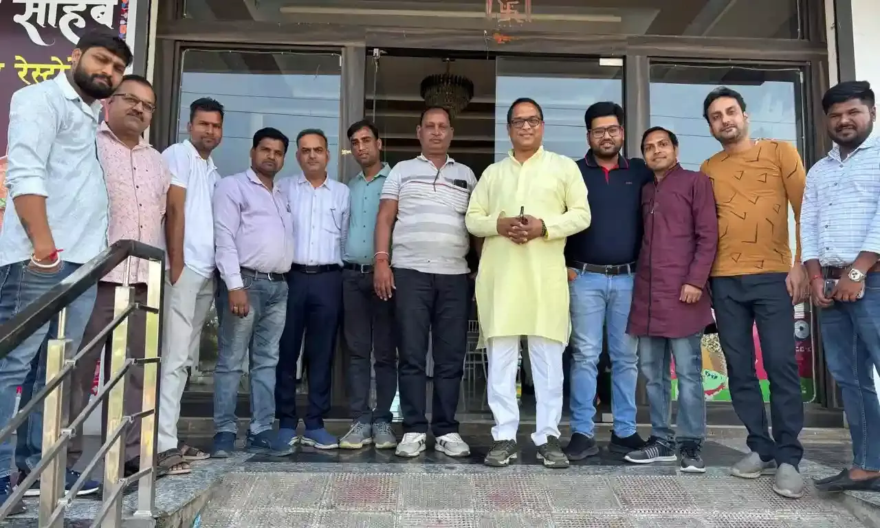 अंतराष्ट्रीय वैश्य फेडरेशन युवा ने तेज किया ‘वैश्य मित्र’ सदस्यता अभियान अंतराष्ट्रीय वैश्य फेडरेशन युवा ने तेज किया ‘वैश्य मित्र’ सदस्यता अभियान