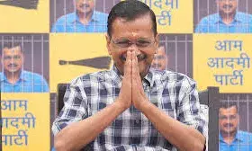 शराब घोटाले में मिली राहत के बाद केजरीवाल एक्शन मोड में, जंतर-मंतर पर भरी हुंकार शराब घोटाले में मिली राहत के बाद केजरीवाल एक्शन मोड में, जंतर-मंतर पर भरी हुंकार