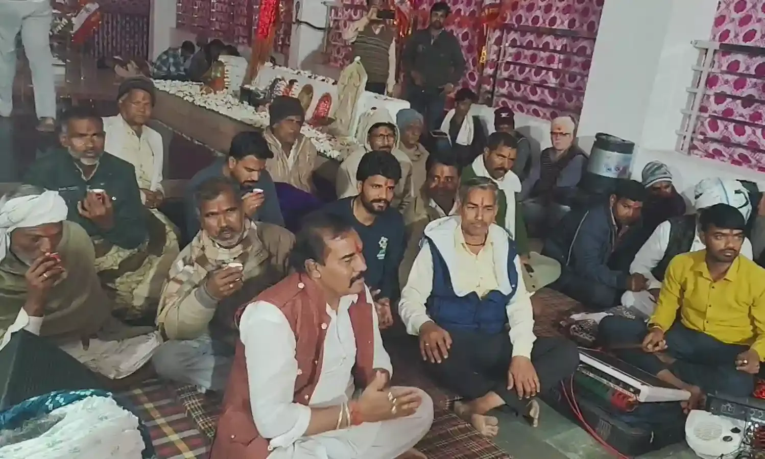 गंगापुर में देवनारायण भगवान के नाम भजन संध्या, भक्तों में उमड़ा जोश गंगापुर में देवनारायण भगवान के नाम भजन संध्या, भक्तों में उमड़ा जोश