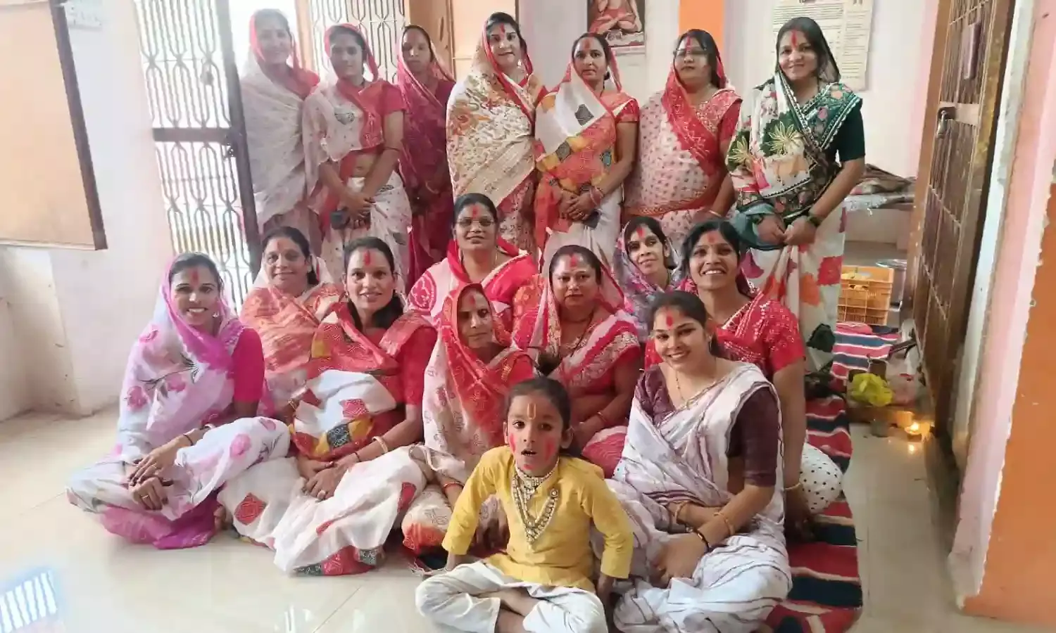 बडलियास में फाग महोत्सव की धूम, मुरली मनोहर मंदिर में महिलाओं ने खेली फूलों की होली बडलियास में फाग महोत्सव की धूम, मुरली मनोहर मंदिर में महिलाओं ने खेली फूलों की होली