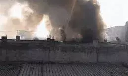 अशोक लीलैंड प्लांट के पेंट सेक्शन में लगी भीषण आग; 30 से अधिक श्रमिकों को सुरक्षित निकाला गया