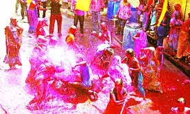 भीलवाड़ा की गलियों से गायब होती धुलेंडी की वह जीवंतता और फागुनी मस्ती भीलवाड़ा की गलियों से गायब होती धुलेंडी की वह जीवंतता और फागुनी मस्ती