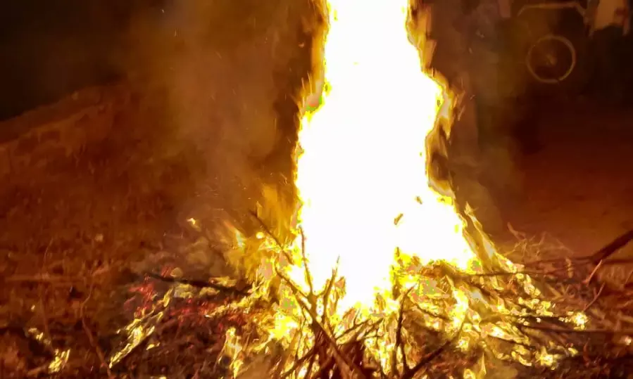 श्रद्धा और उत्साह के साथ हुआ होलिका दहन