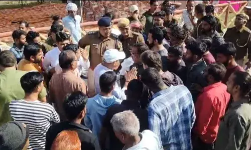 भीमराव अम्बेडकर भवन में आयुष्मान आरोग्य मंदिर को लेकर मचा बवाल