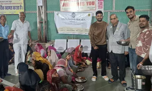 लियो क्लब भीलवाड़ा की पहल: एमजी हॉस्पिटल में 200 अटेंडेंट्स को भोजन सेवा
