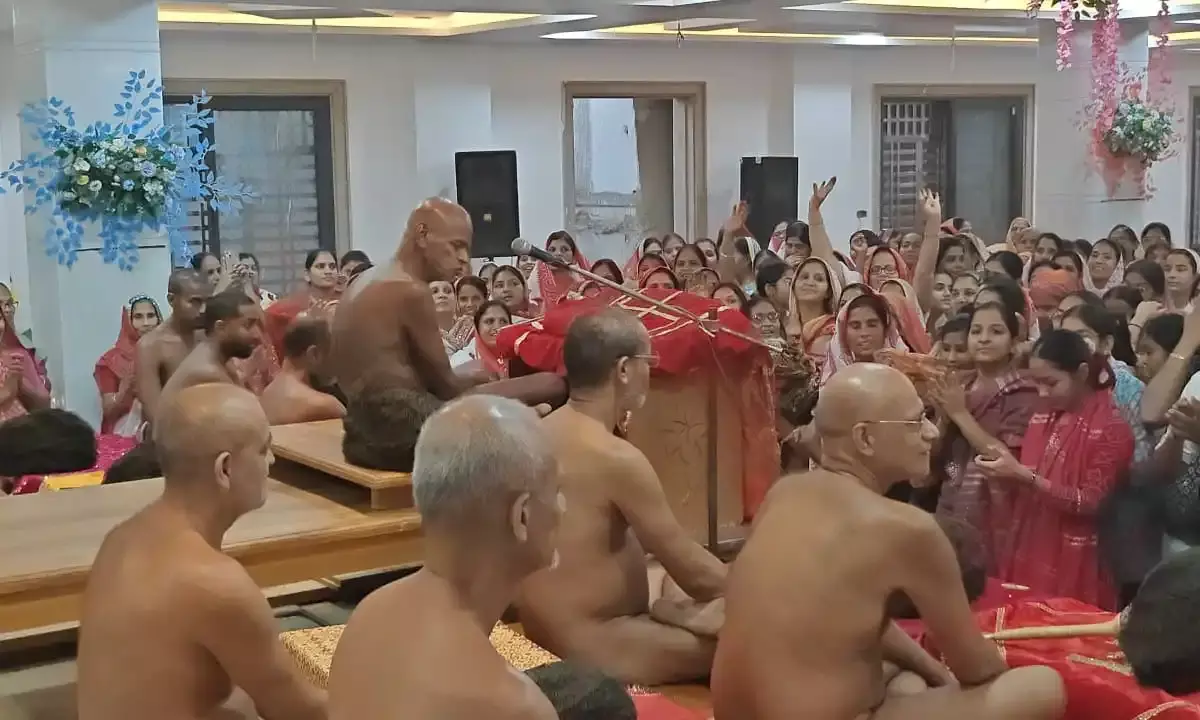 मुनिश्री योगसागर जी महाराज का पहली बार आगमन, जैन समाज ने 25 चौके लगाकर बनाया कीर्तिमान