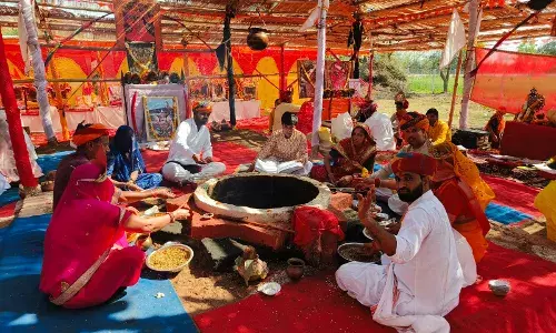 धूमड़ास में श्री रामकृष्ण कल्कि शक्ति महायज्ञ: बन्नी के देवनारायण मंदिर में उमड़ा आस्था का सैलाब, मनमोहक झांकियां बनीं आकर्षण का केंद्र