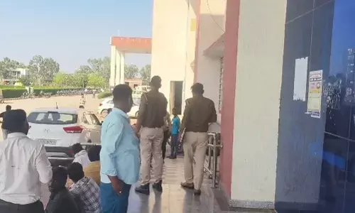 धौलपुर: भीषण सड़क हादसे में दो युवकों की दर्दनाक मौत, एक की हालत गंभीर