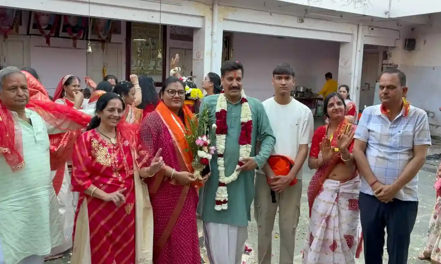 पेंच के बालाजी मंदिर में फागोत्सव की धूम: श्रद्धा और उल्लास के साथ खेली फूलों की होली