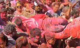 भीलवाड़ा का अनूठा मुर्दा: जहाँ मातम में भी बरसती है गुलाल और अर्थी पर खिलखिलाता है शहर भीलवाड़ा का अनूठा मुर्दा: जहाँ मातम में भी बरसती है गुलाल और अर्थी पर खिलखिलाता है शहर