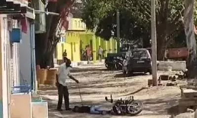 सिरफिरे ने किशोर की हथौड़े से की हत्या, मांस खाने और खून पीने जैसी वीभत्स हरकत से सनसनी