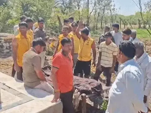 कुएं में गिरने से बुजुर्ग महिला की मौत, 5 घंटे की मशक्कत के बाद निकाला शव